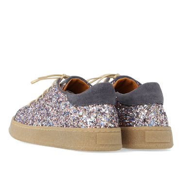 Sneaker i funklende glitter