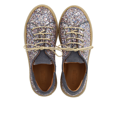 Sneaker i funklende glitter